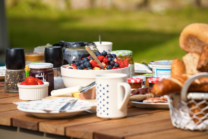 Ferienhaus in Grube - Rosenfelde - Fr&uuml;hst&uuml;ck im Grillschuppen