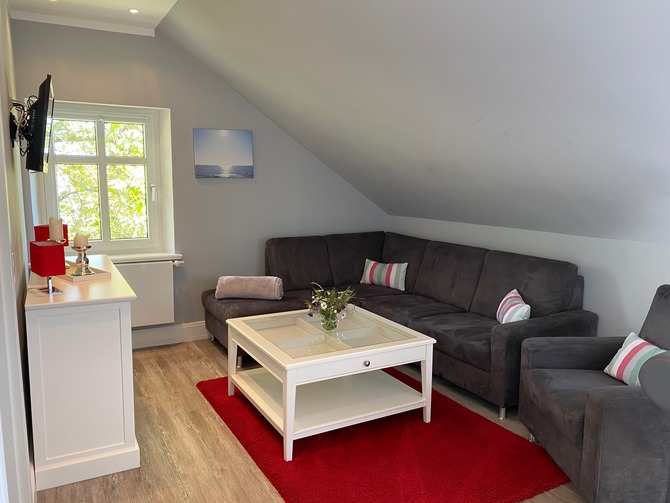 Ferienwohnung in Lenste - Mougin - gemütlicher Wohnbereich