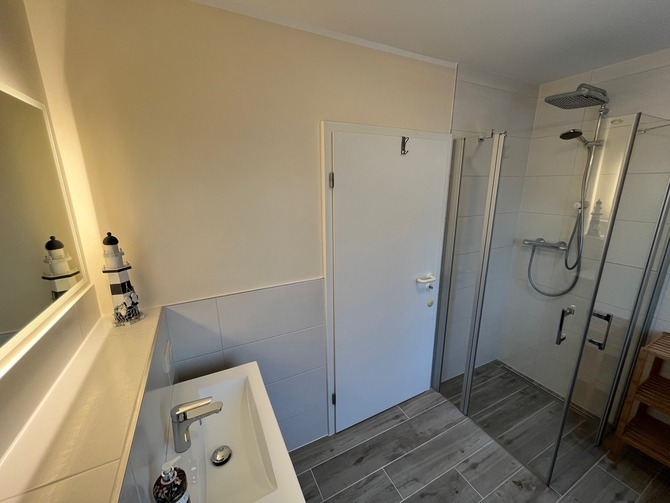 Ferienhaus in Ostseeheilbad Zingst - Weidenstra&szlig;e 6 - ebenerdige Klappdusche