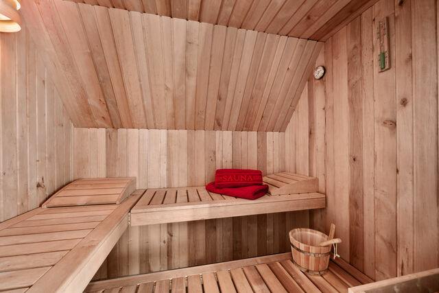 Ferienhaus in Dranske - Rügenzauber Reetdachhaus mit Sauna u. Kamin | Strandnähe | Garten - Bild 3